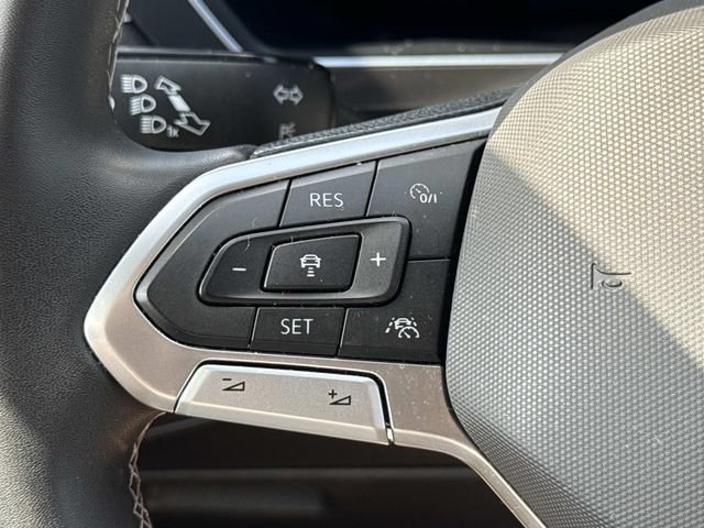 Used 2022 Volkswagen Tiguan SE AWD/4WD image 25