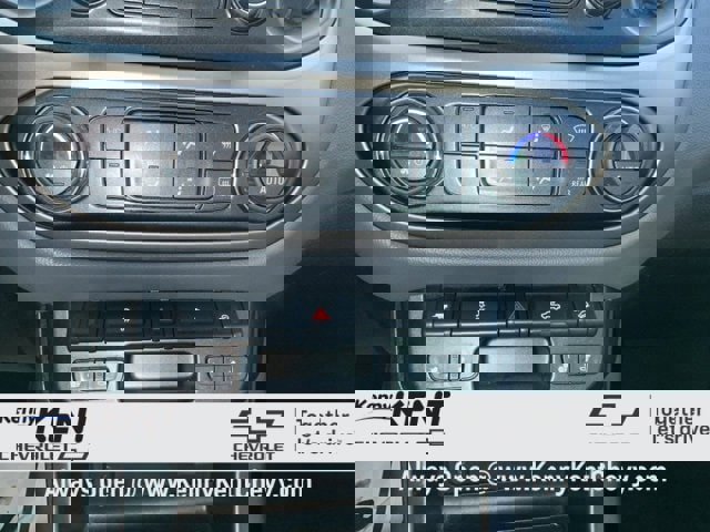 Used 2018 Chevrolet Colorado Z71 image 31