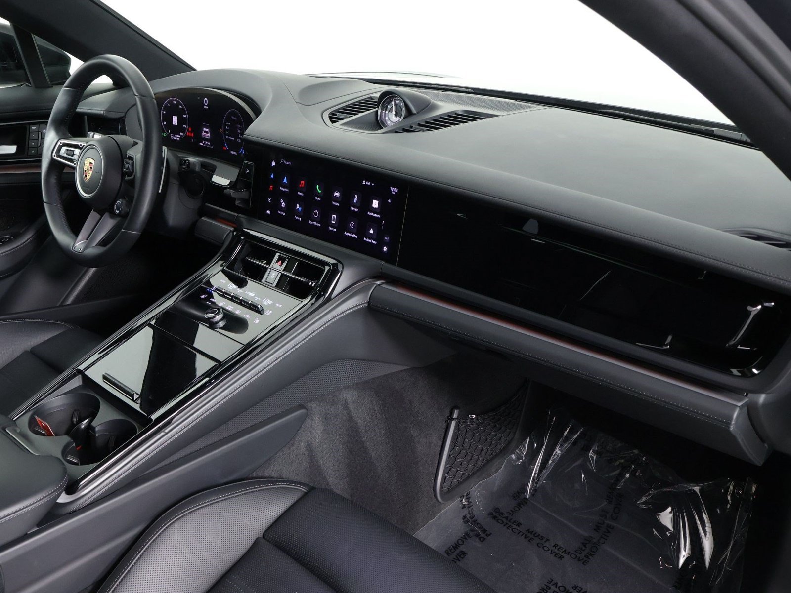 Certified 2024 Porsche Panamera RWD image 24