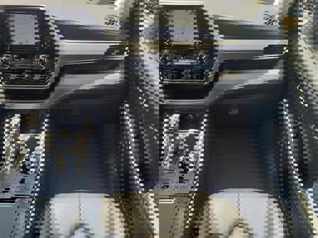 Used 2020 Toyota Highlander XLE image 16