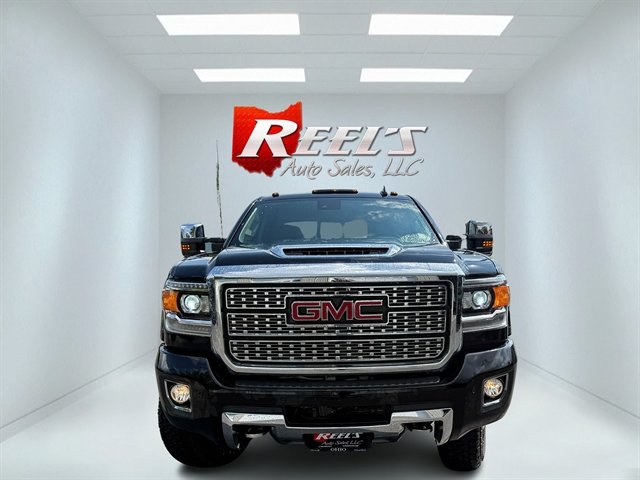Used 2019 GMC Sierra 3500 Denali w/ Duramax Plus Package AWD/4WD image 2