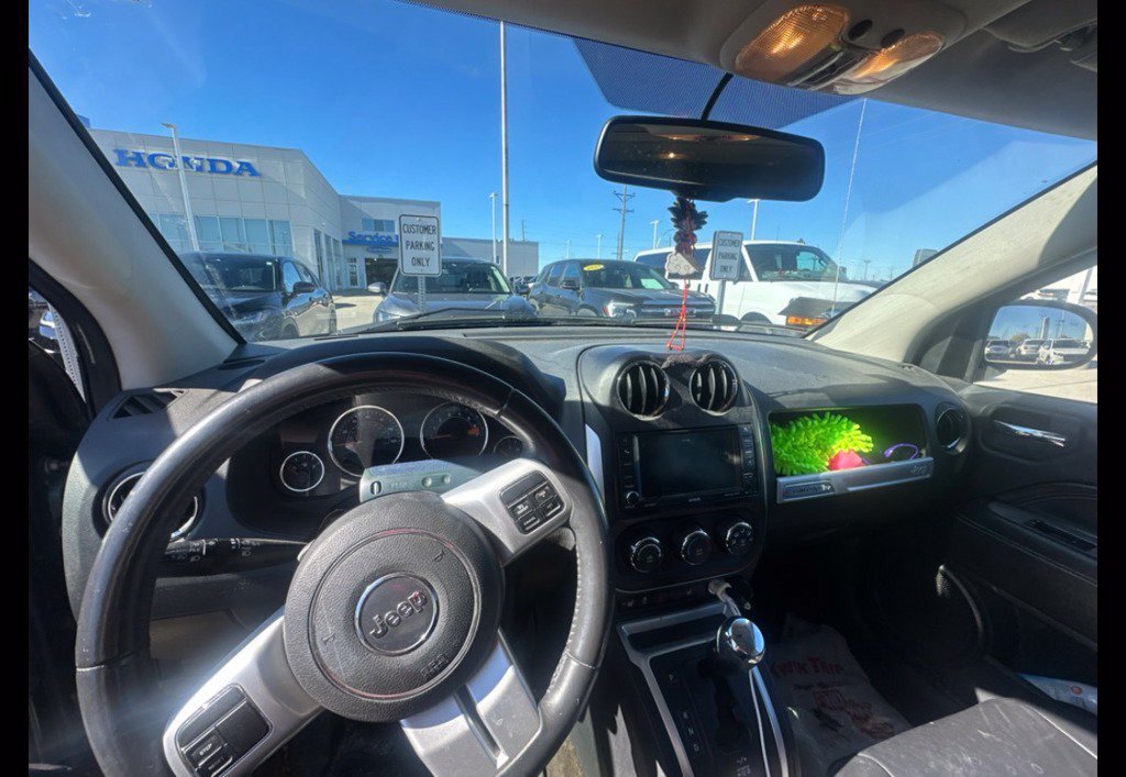 Used 2015 Jeep Compass High Altitude AWD/4WD image 19