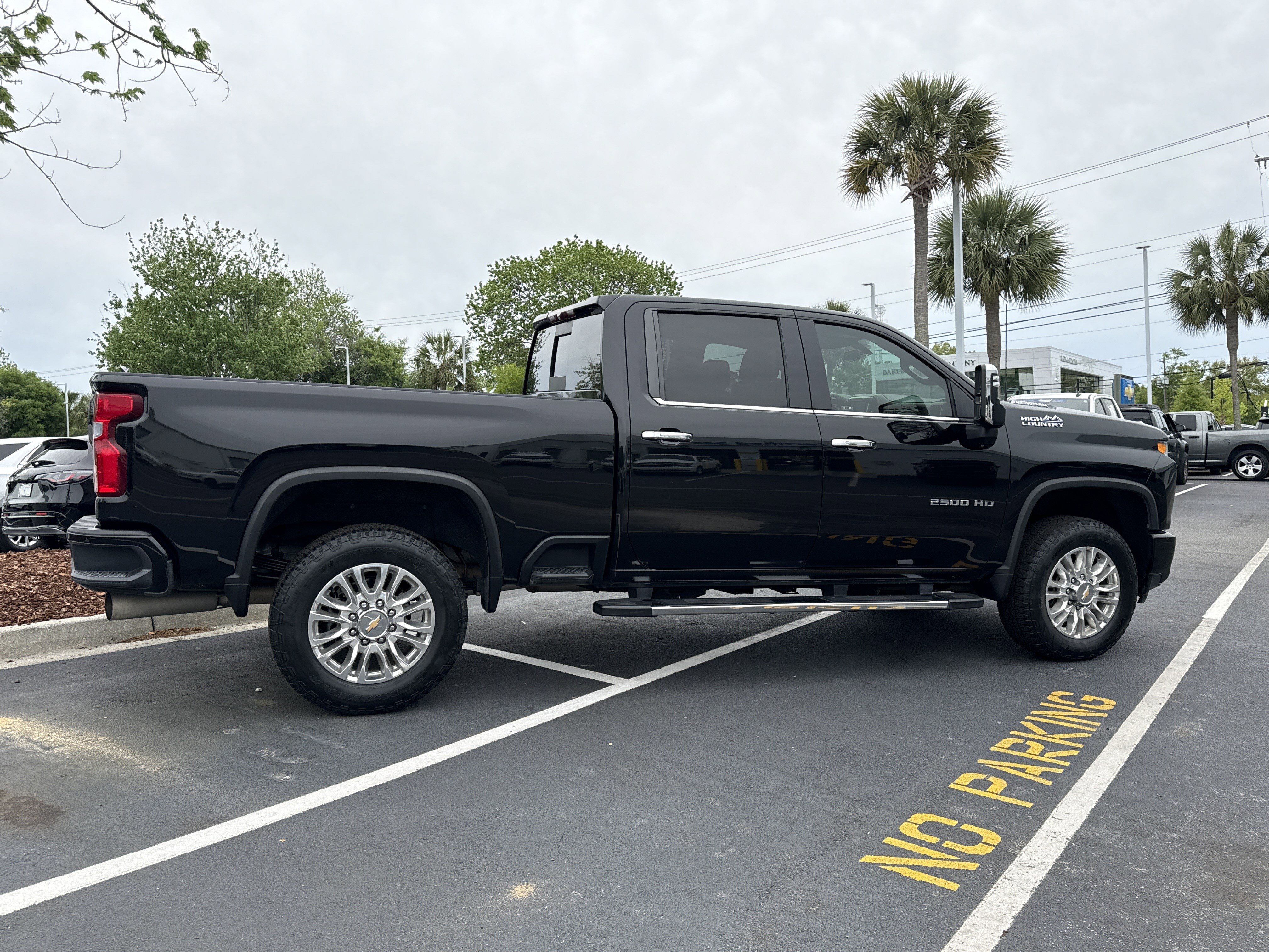 Used 2022 Chevrolet Silverado 2500 High Country w/ Z71 Off-Road Package image 15