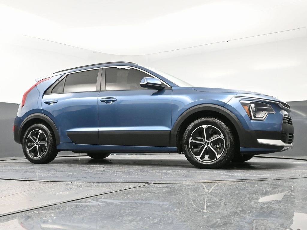 Used 2023 Kia Niro EX image 48