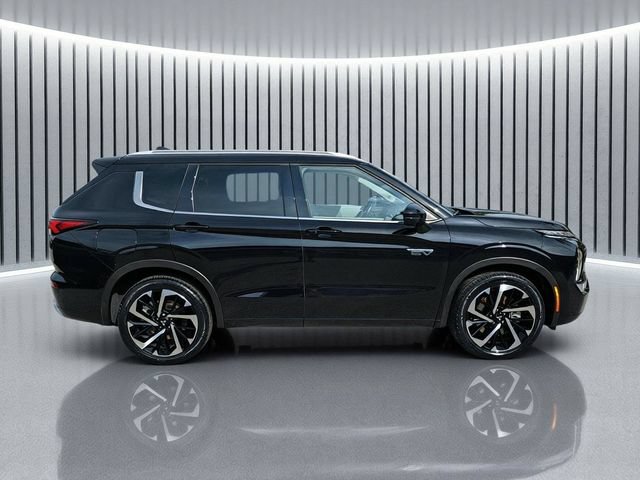 Used 2024 Mitsubishi Outlander SEL AWD/4WD image 3