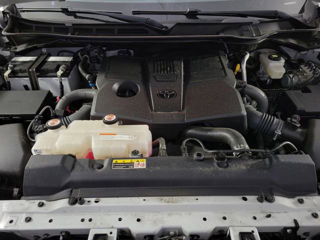 Used 2022 Toyota Tundra SR5 w/ SR5 Convenience Package AWD/4WD image 13