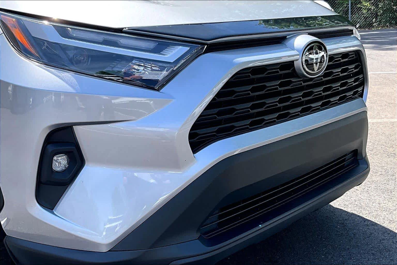Used 2024 Toyota RAV4 XLE Premium FWD image 30
