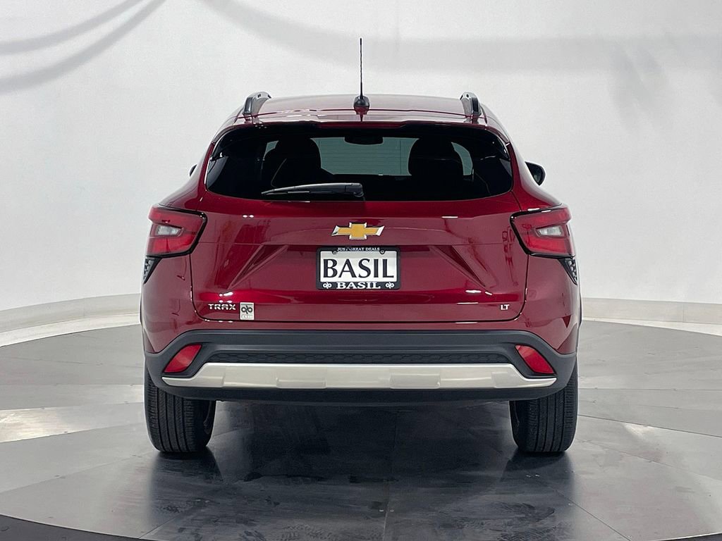 Used 2024 Chevrolet Trax LT FWD image 12