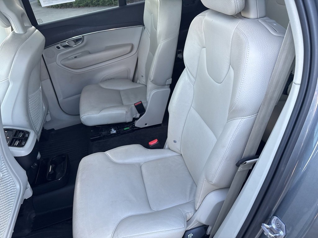 Used 2020 Volvo XC90 T6 Momentum w/ Protection Package Premier image 40