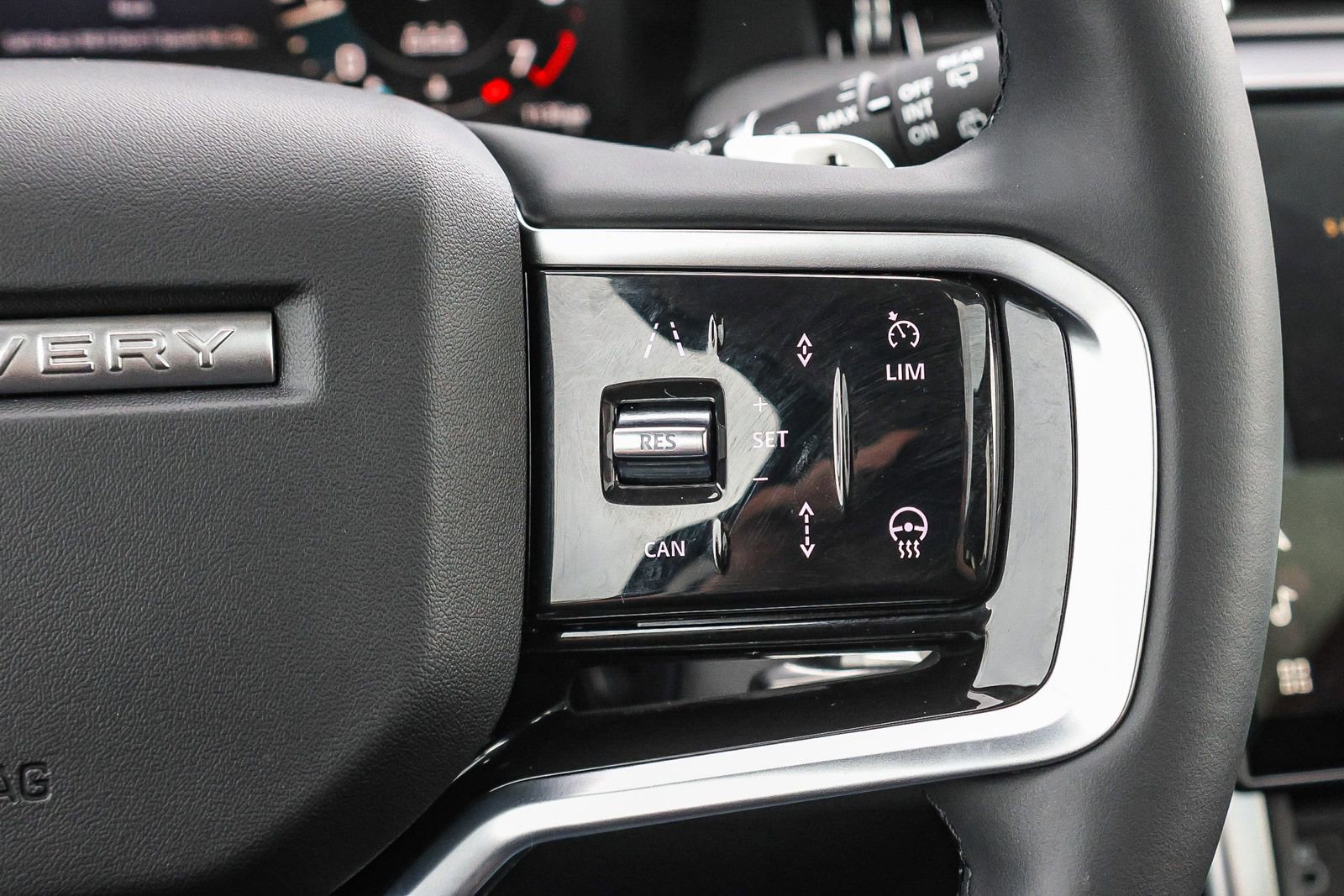 Used 2024 Land Rover Discovery Sport S image 34