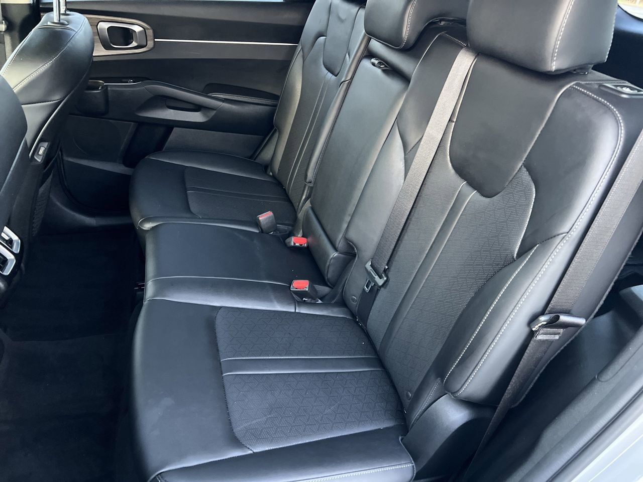 Used 2022 Kia Sorento S w/ Panoramic Sunroof Package image 26