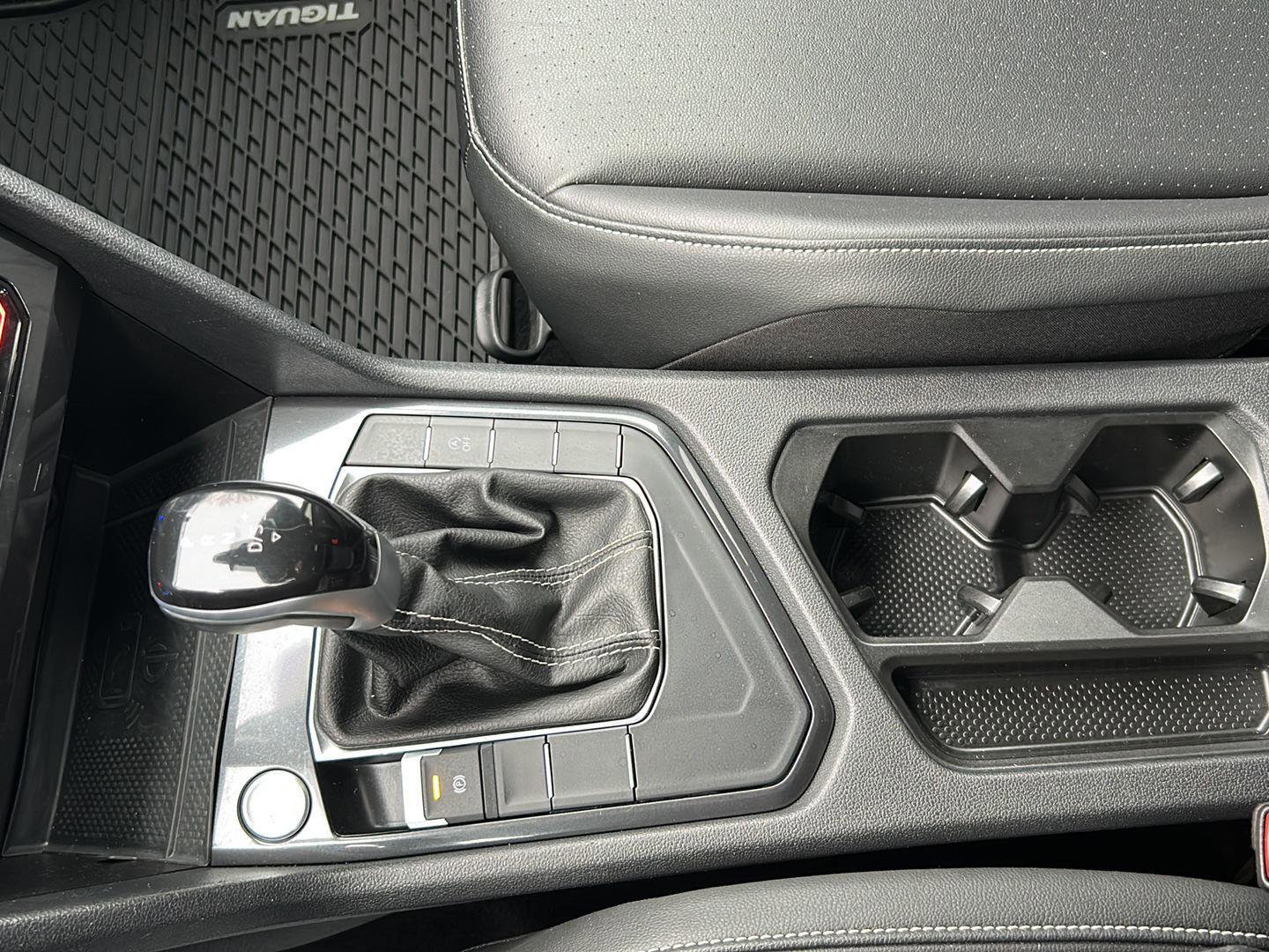 Used 2024 Volkswagen Tiguan SE image 20