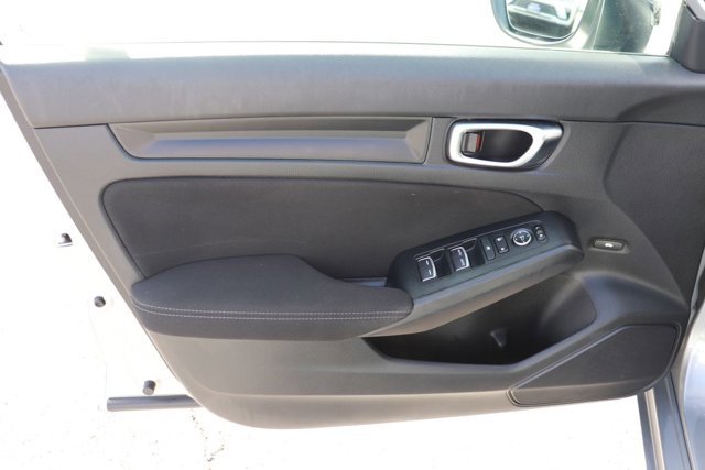 Used 2025 Nissan Sentra SV image 8