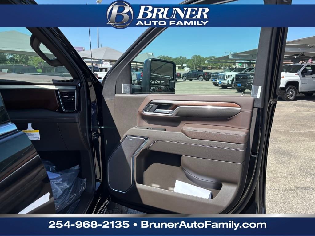 New 2025 GMC Sierra 2500 Denali w/ Denali Reserve Package image 15