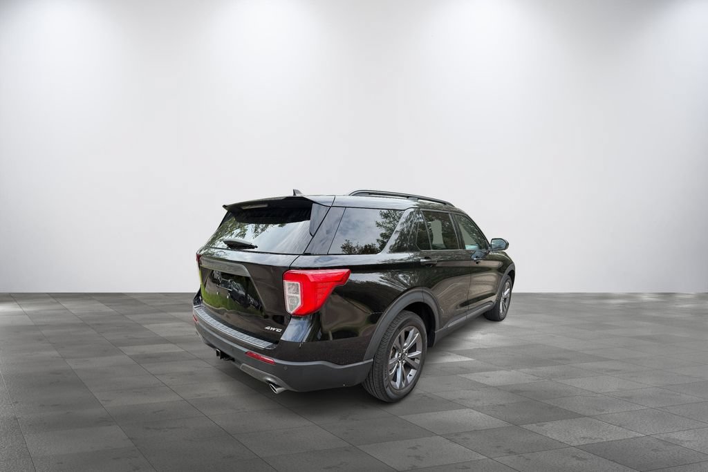 Used 2023 Ford Explorer XLT w/ Equipment Group 202A AWD/4WD image 6