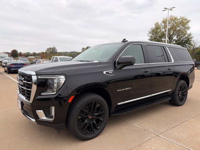 Used 2024 GMC Yukon XL SLT w/ SLT Luxury Package AWD/4WD image 7