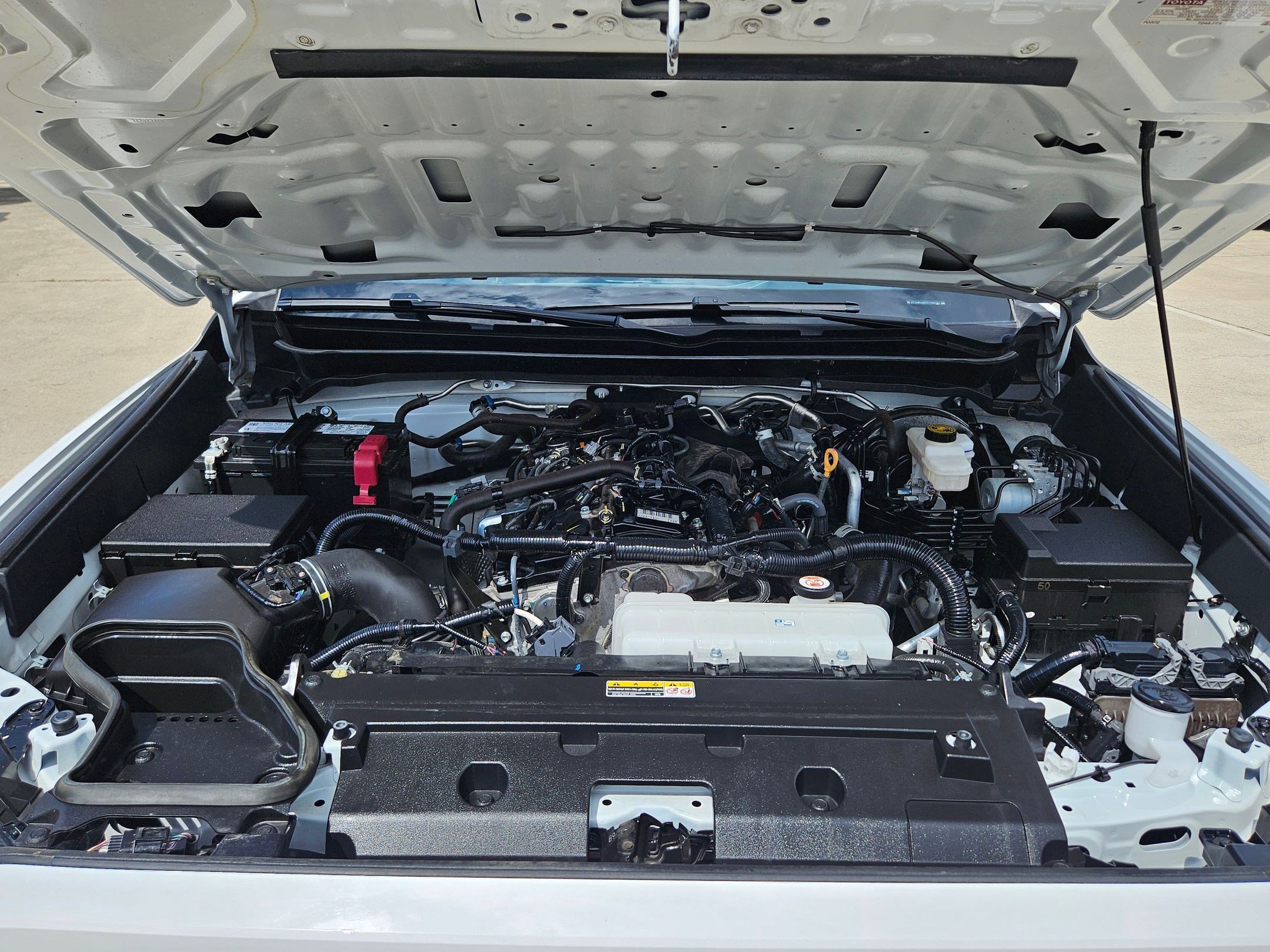 Used 2024 Toyota Tacoma TRD Off-Road AWD/4WD image 33