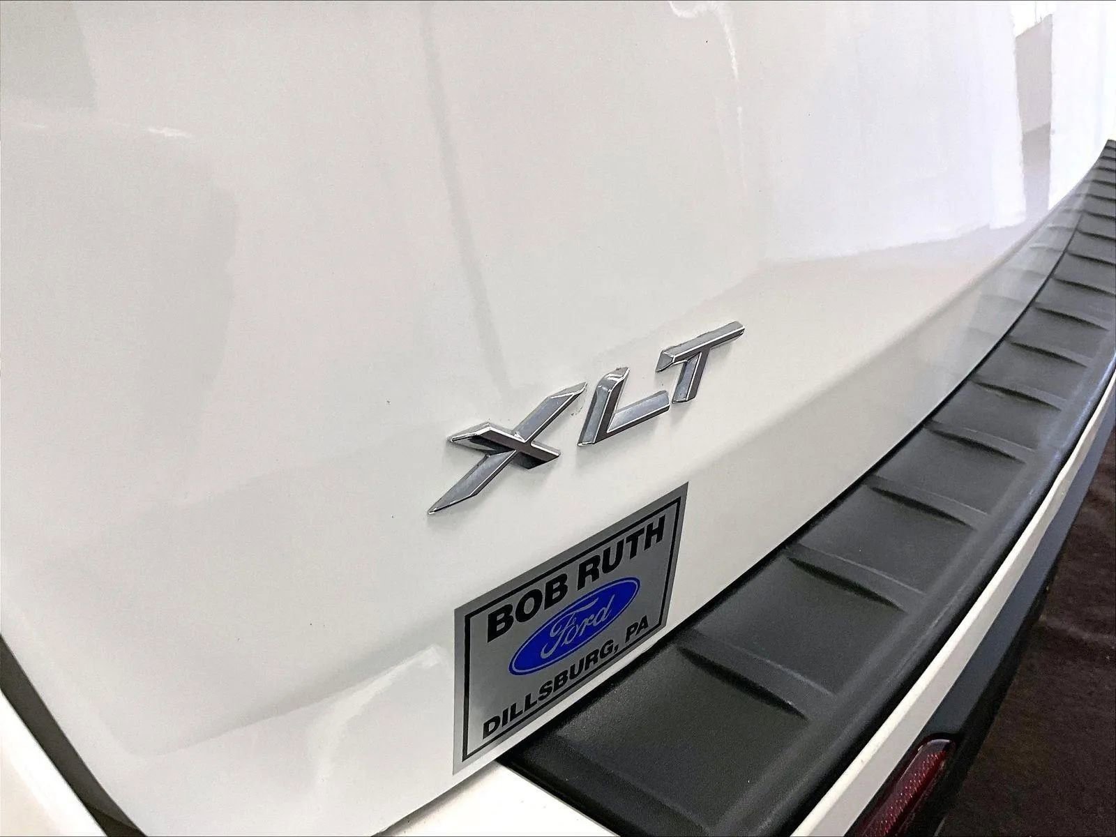 Used 2022 Ford Explorer XLT w/ Equipment Group 202A image 13
