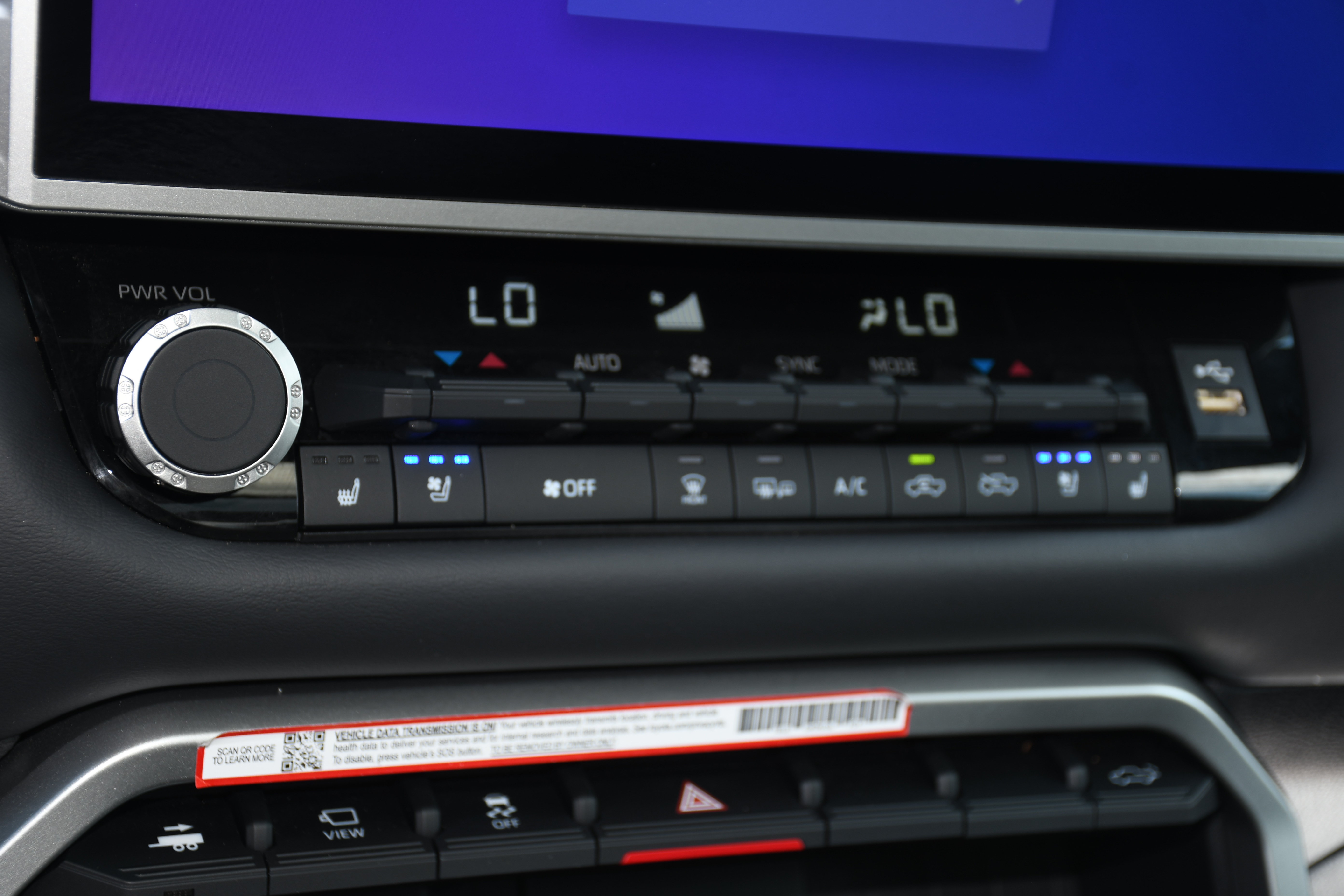 Certified 2025 Toyota Tundra Platinum AWD/4WD image 17