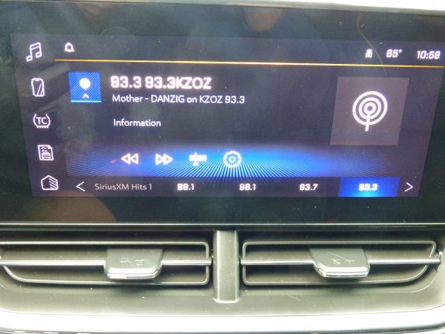 Used 2024 Chevrolet Trax ACTIV w/ Sunroof Package FWD image 24