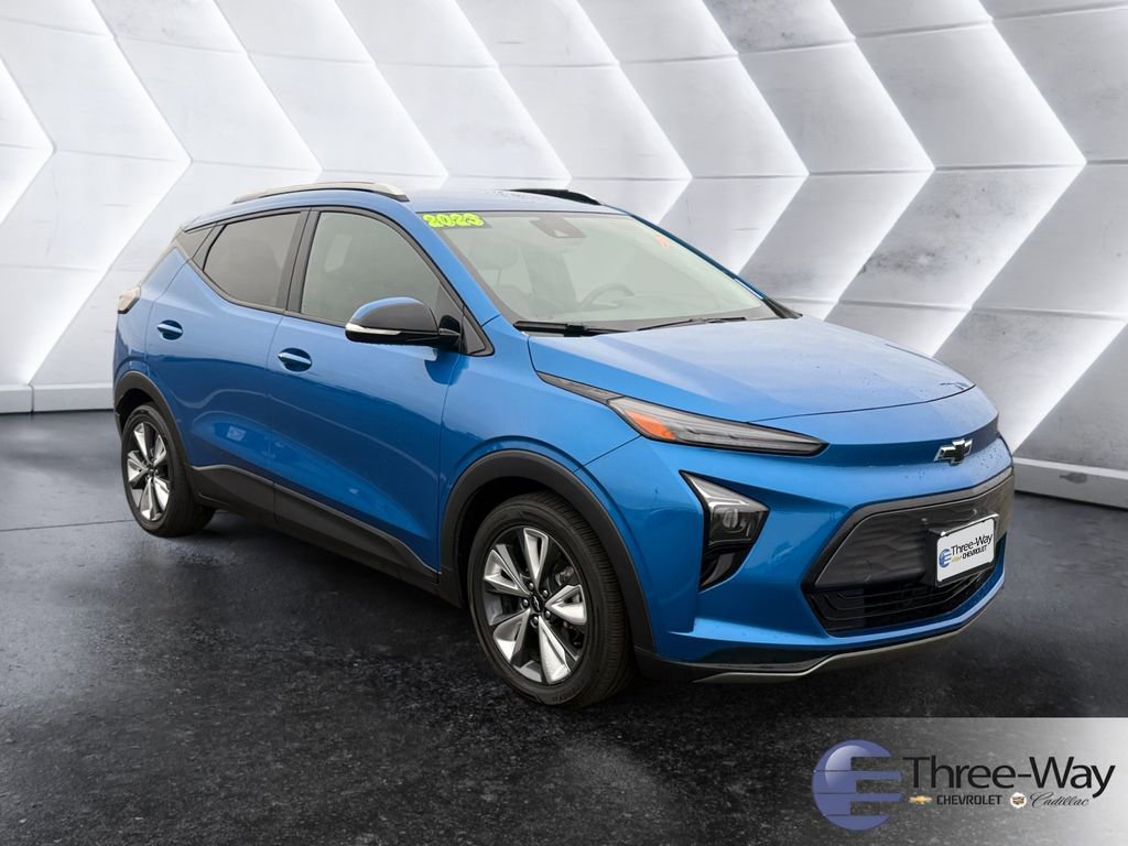 Certified 2023 Chevrolet Bolt EUV LT w/ Convenience Package image 7