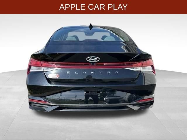 Used 2022 Hyundai Elantra SEL w/ Convenience + Premium Package FWD image 6