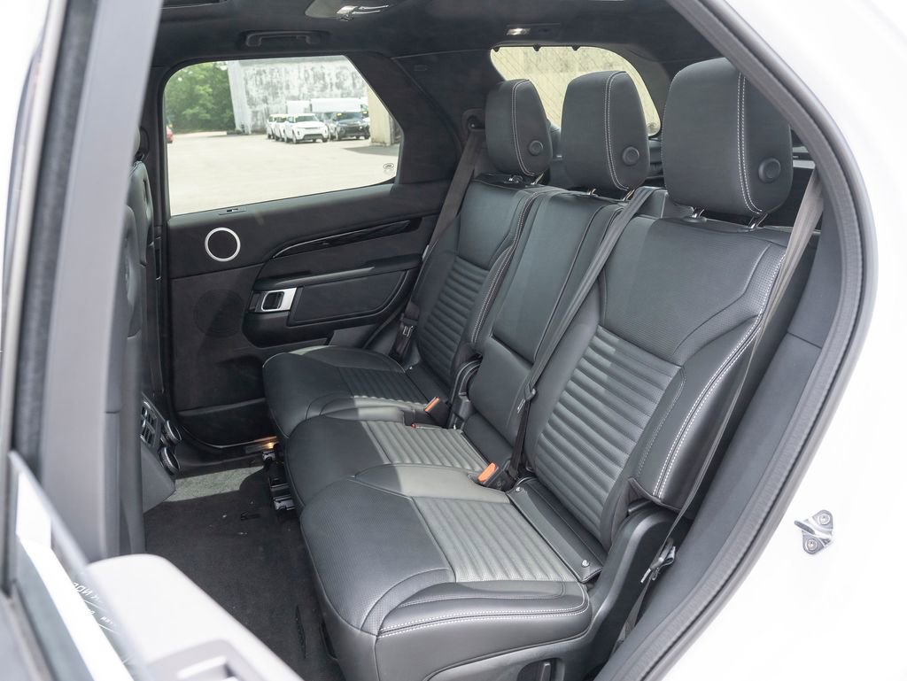 New 2025 Land Rover Discovery S image 22