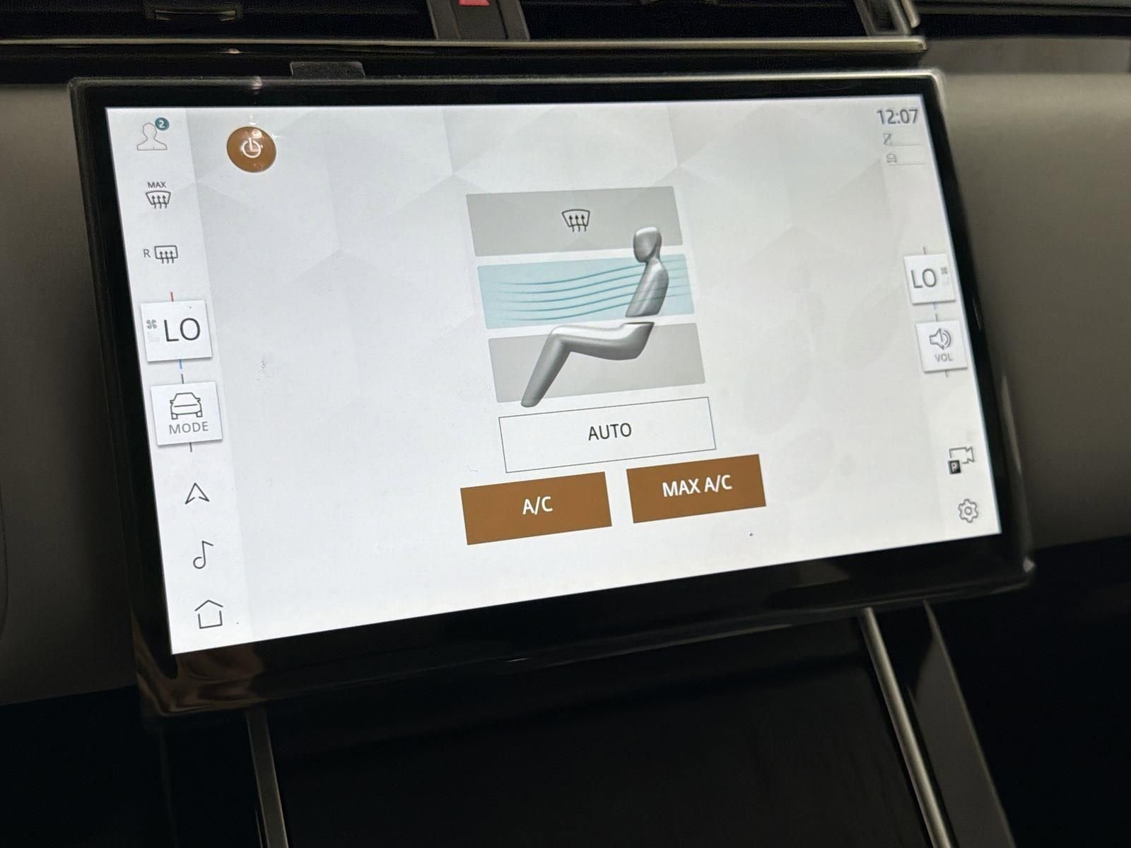 New 2026 Land Rover Range Rover Velar Dynamic SE image 15