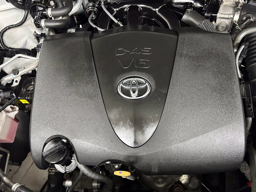 Certified 2021 Toyota Highlander XLE AWD/4WD image 10