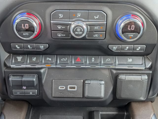 Used 2022 GMC Sierra 3500 Denali w/ Denali Ultimate Package AWD/4WD image 22