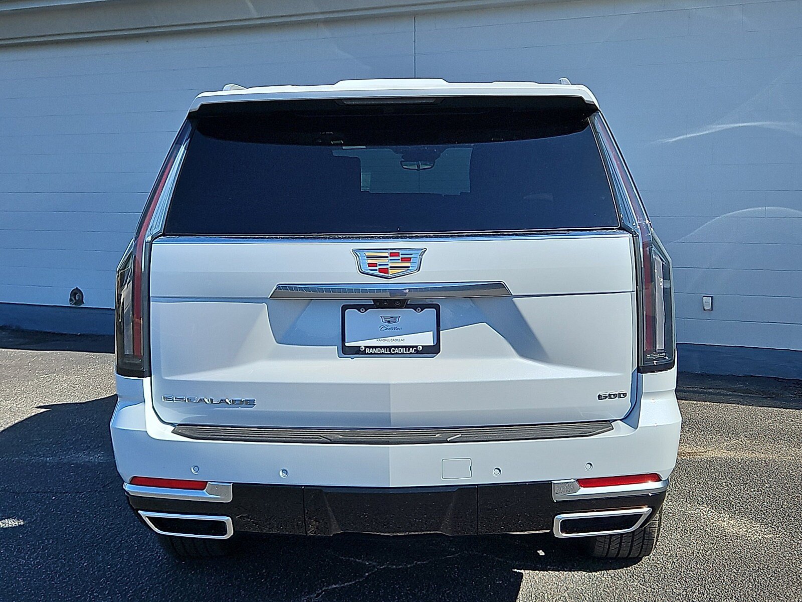 New 2026 Cadillac Escalade ESV Luxury w/ Touring Package AWD/4WD image 4