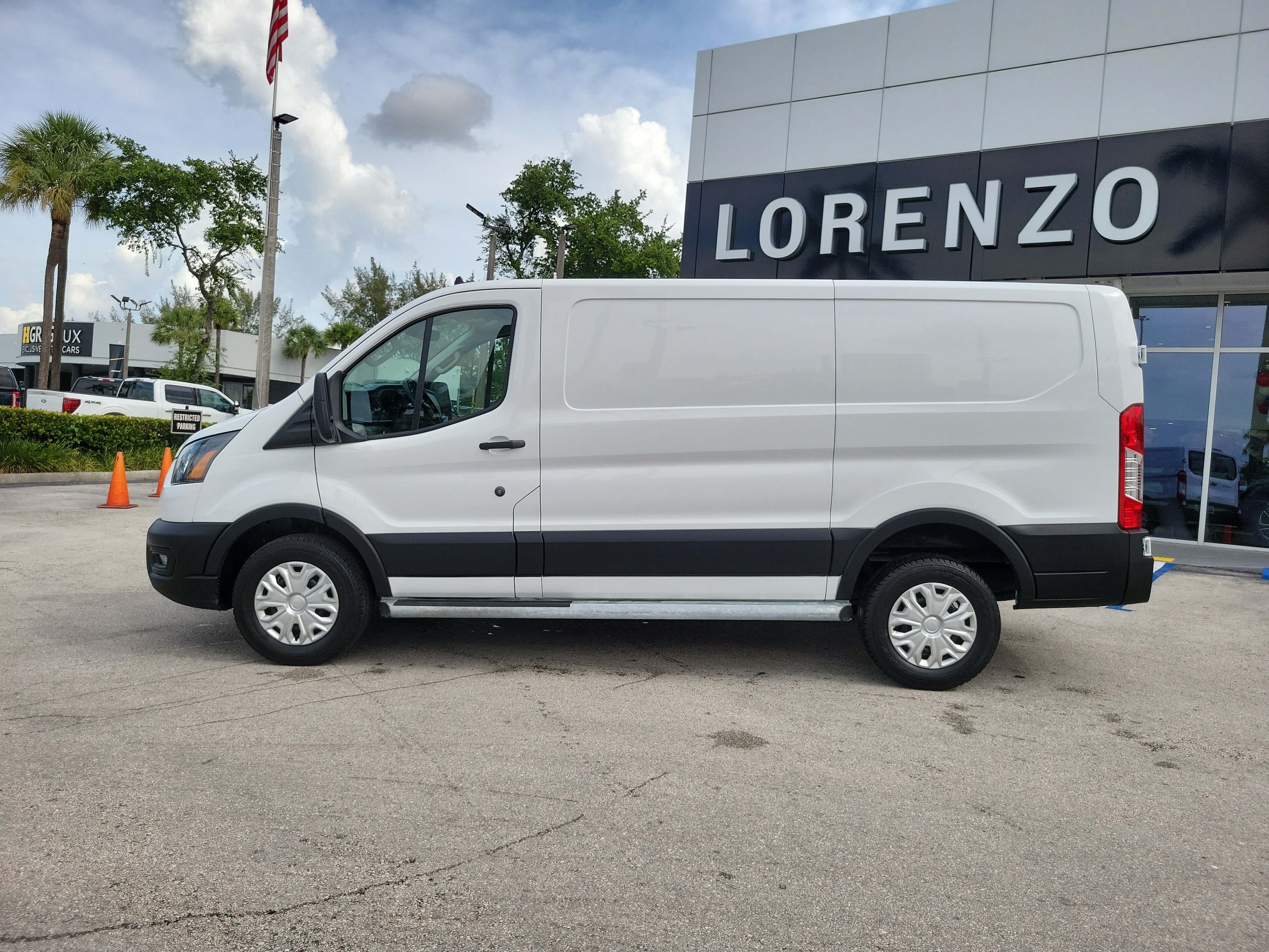 Used 2025 Ford Transit 250 Low Roof w/ Exterior Upgrade Package RWD image 8