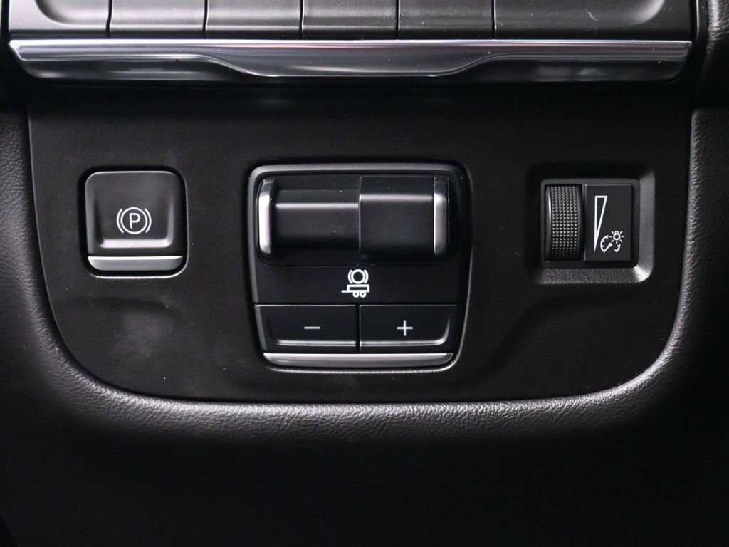 Used 2021 Cadillac Escalade Sport w/ LPO, Illumination Package image 38