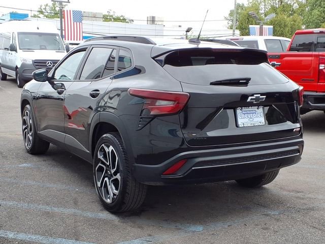 Used 2024 Chevrolet Trax RS w/ Driver Confidence Package FWD image 4