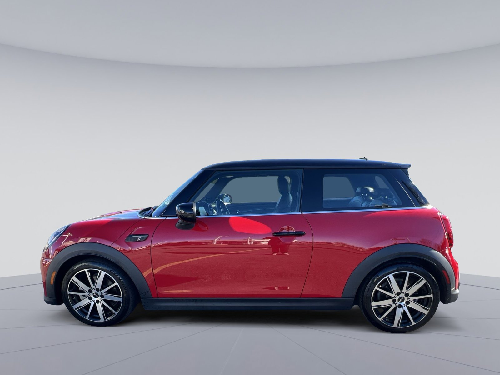 Used 2022 MINI Cooper S w/ Premium Package image 6
