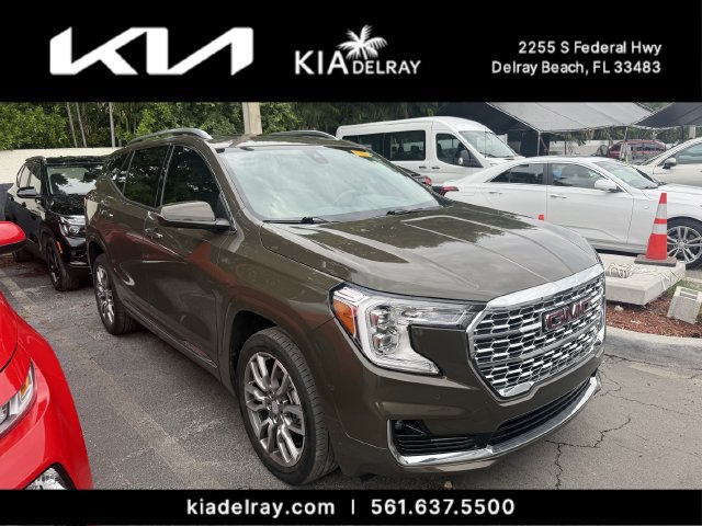 Used 2024 GMC Terrain Denali w/ Denali Premium Package