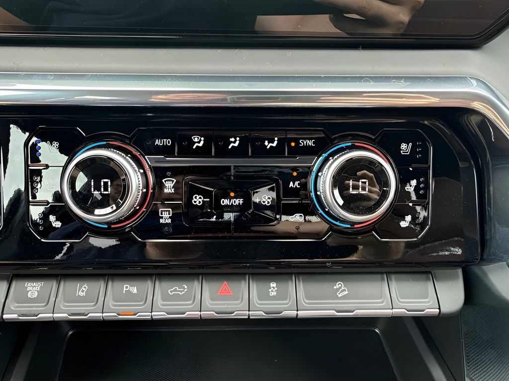 New 2026 GMC Sierra 2500 Denali Ultimate AWD/4WD image 19