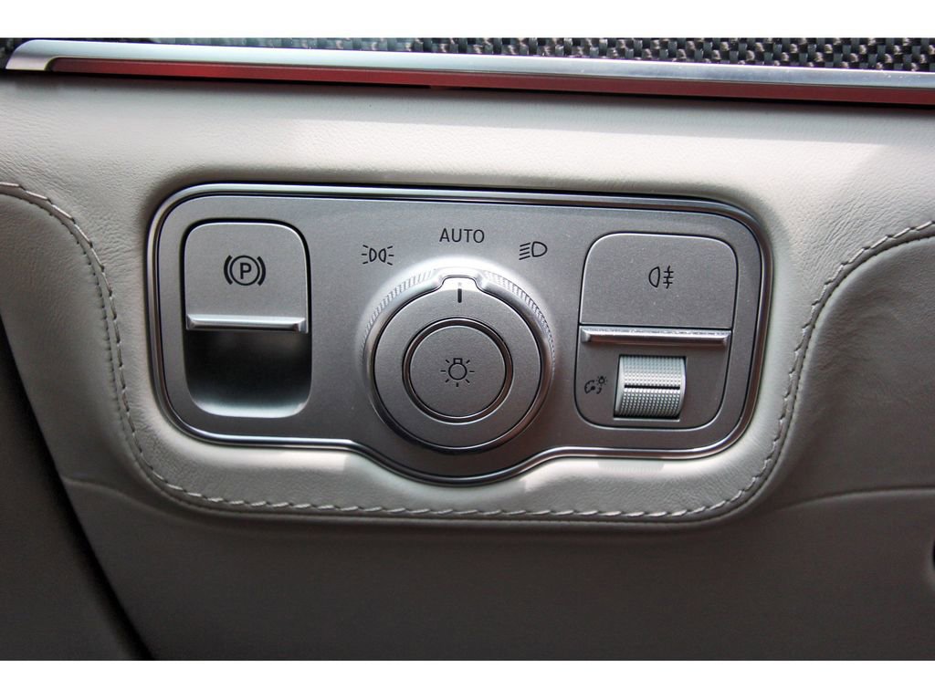 Used 2025 Mercedes-Benz GLS 63 AMG 4MATIC image 16