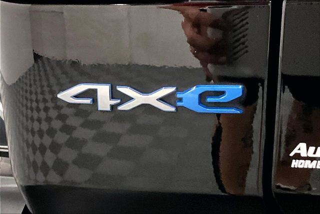 Used 2023 Jeep Wrangler Unlimited Sahara w/ Cold Weather Group image 9