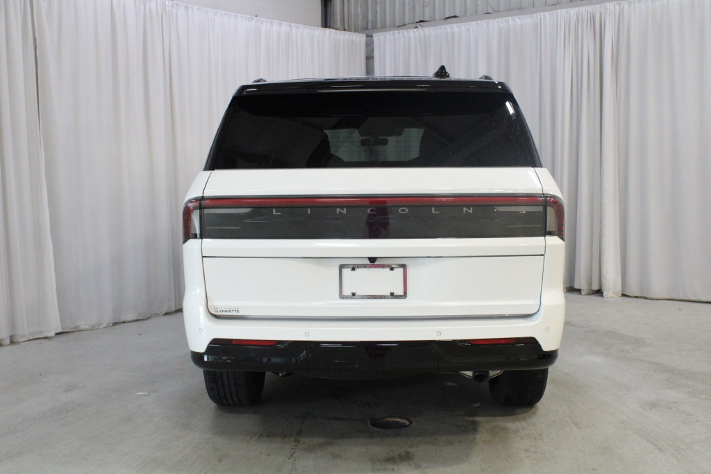 New 2027 Lincoln Navigator Black Label AWD/4WD image 22