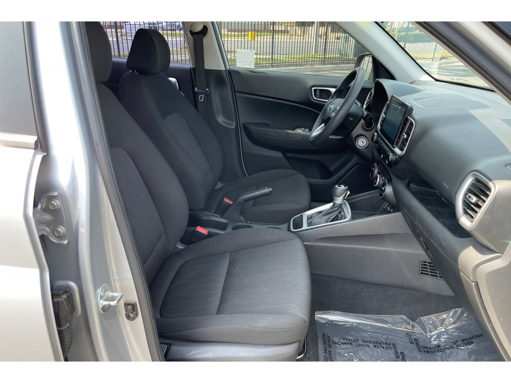 Used 2021 Hyundai Venue SE image 20