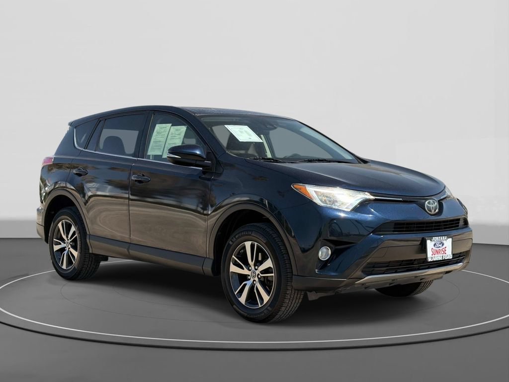 Used 2017 Toyota RAV4 XLE w/ Carpet Mat Package FWD image 3