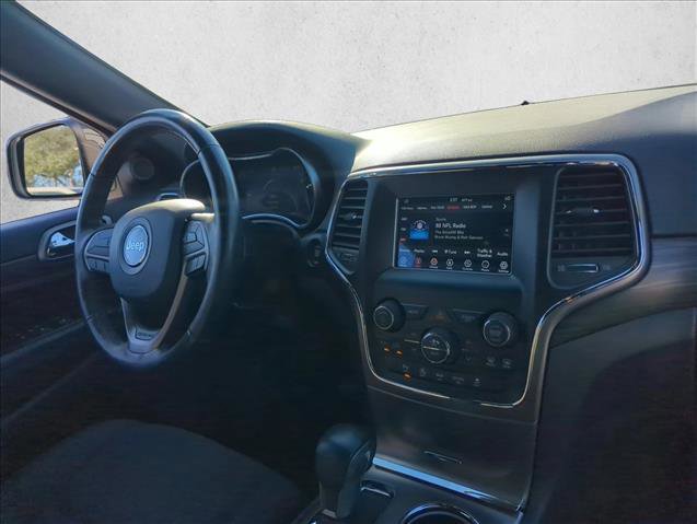 Used 2019 Jeep Grand Cherokee Laredo image 26