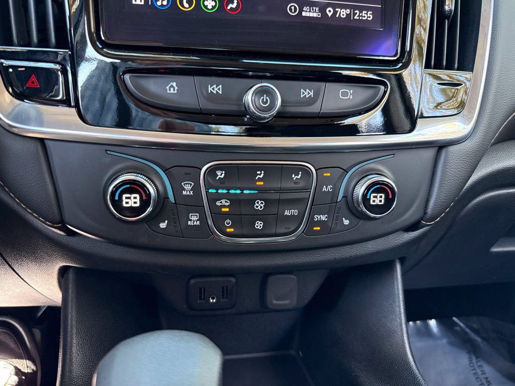 Used 2021 Chevrolet Traverse LT FWD image 31