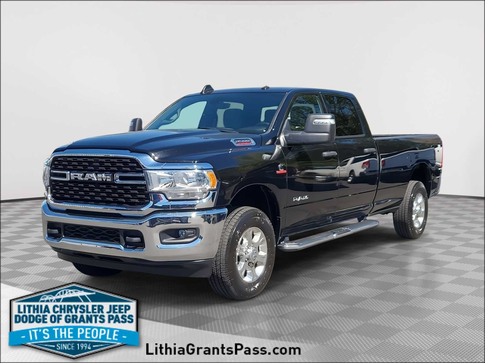 Used 2024 RAM 3500 Big Horn AWD/4WD image 1