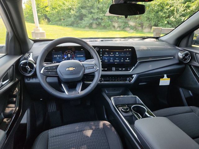 New 2027 Chevrolet Equinox LT w/ LPO, Floor Liner Package FWD image 20