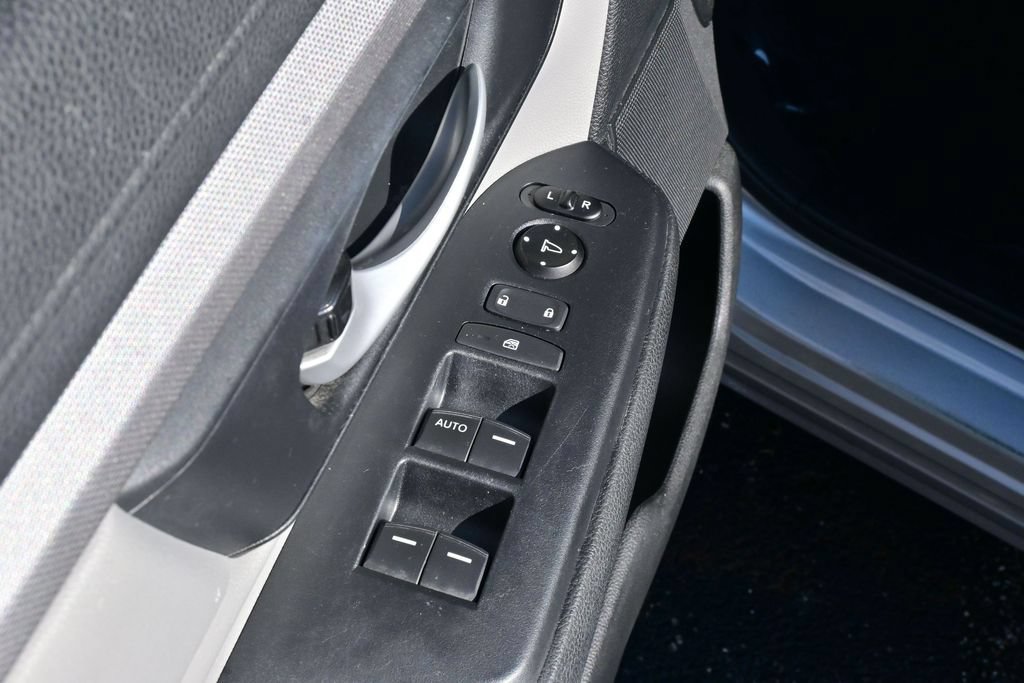 Used 2018 Honda CR-V LX image 14