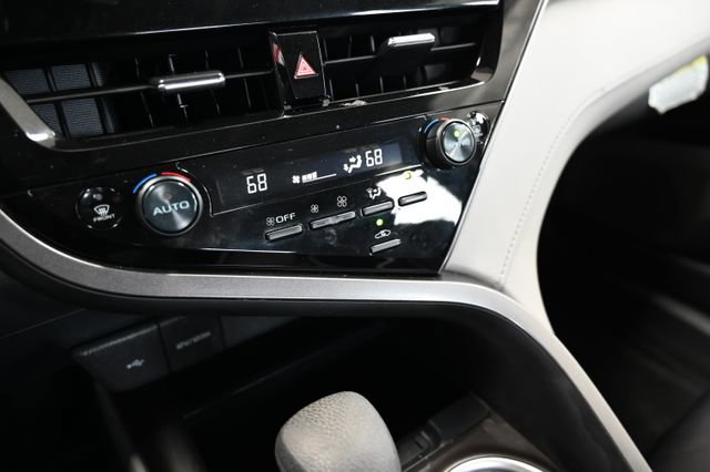 Used 2023 Toyota Camry LE image 18