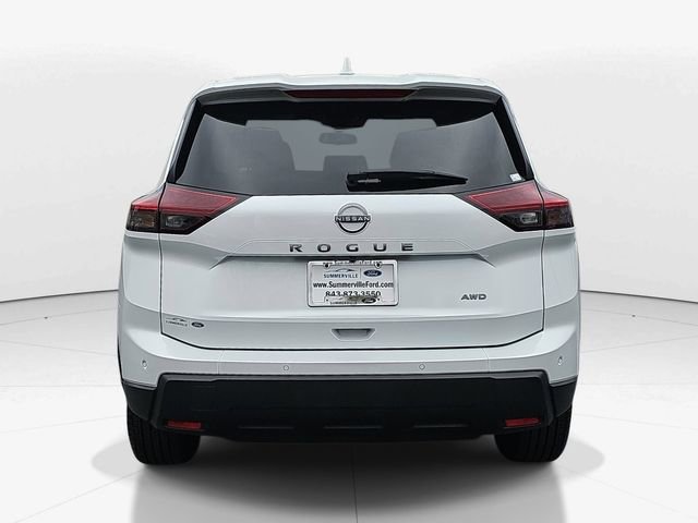 Used 2025 Nissan Rogue SV image 4