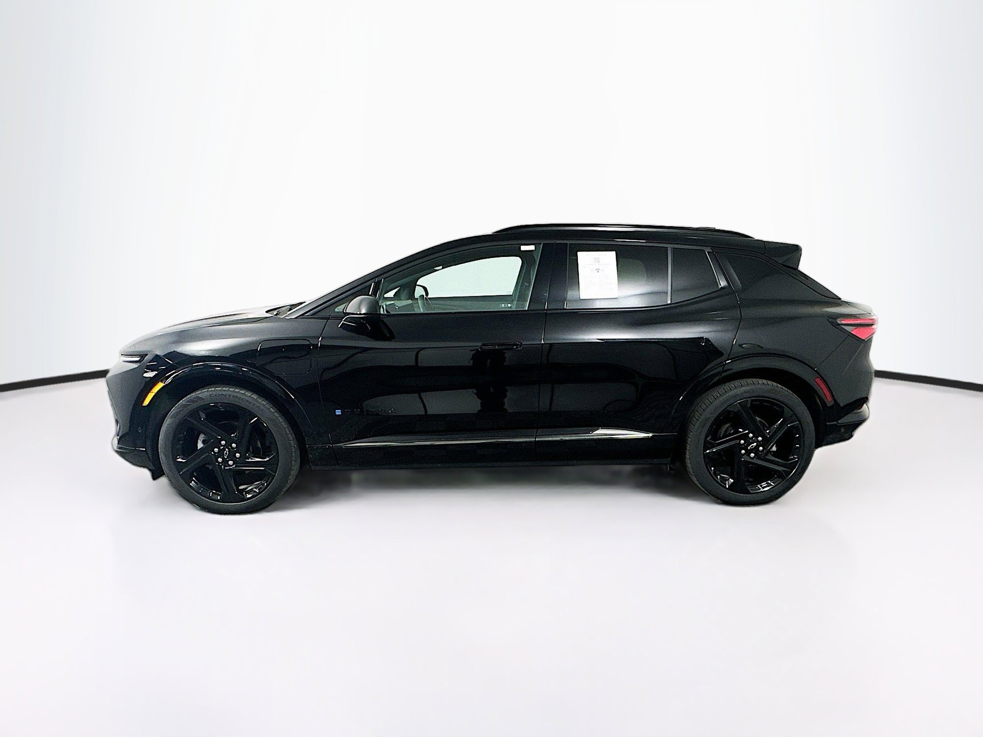 Used 2024 Chevrolet Equinox EV RS FWD image 4